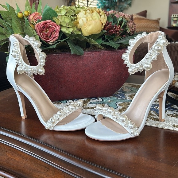 Shoes - Brand New Faux Pearl Open Toe Ankle Strap Back Zip Stiletto Heel Sandals Wedding